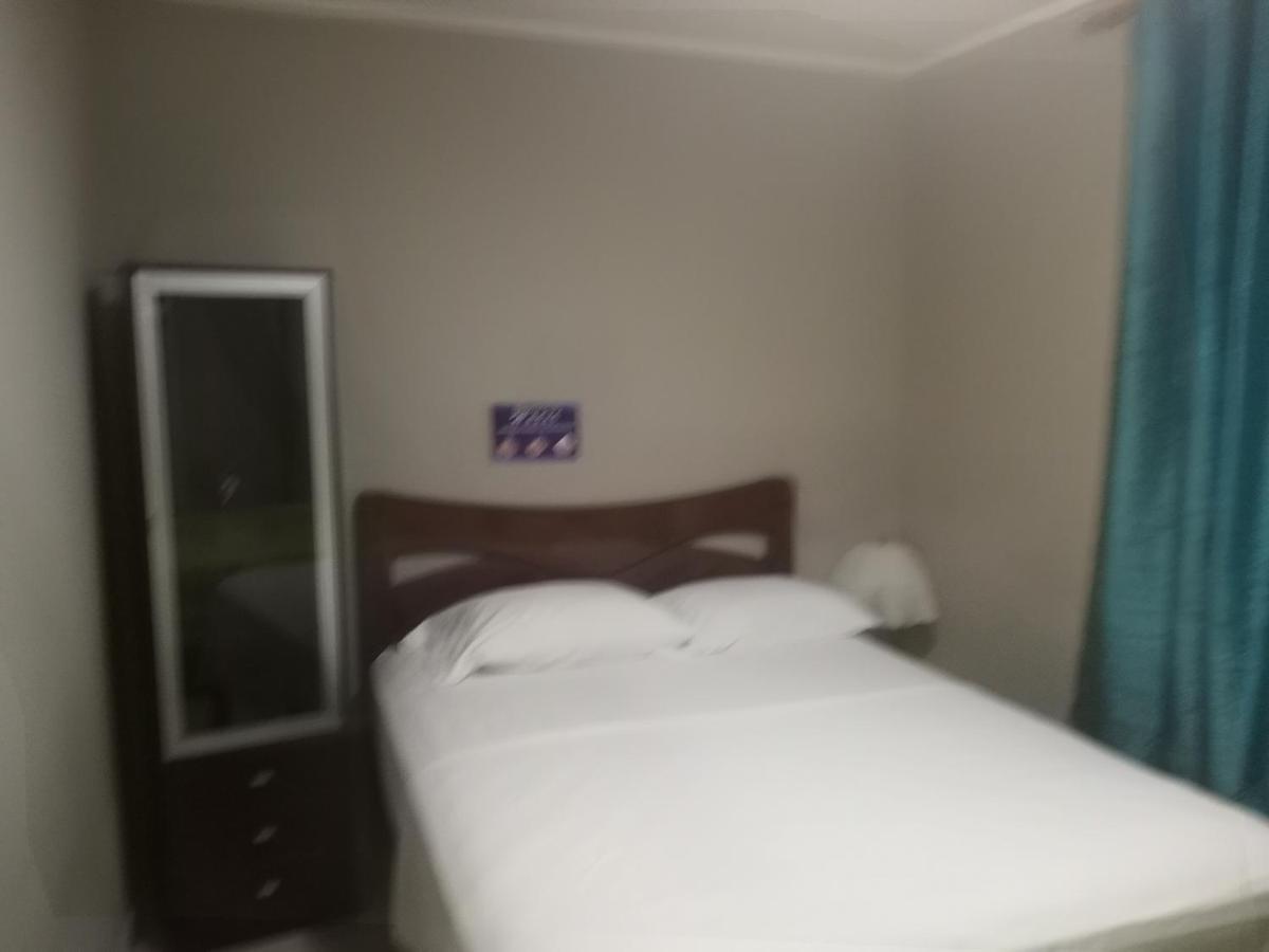 Hotel Premier Inn Manta Buitenkant foto